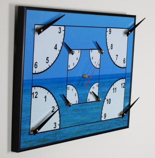 4 Quarter Clock with Sea